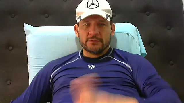 Snapshot of altenori112 chatting on 11-11-25, 05:07 altenori112 online show from 11-11-25, 05:07