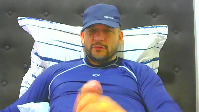 Snapshot of altenori112 chatting on 11-20-25, 02:28 altenori112 online show from 11-20-25, 02:28