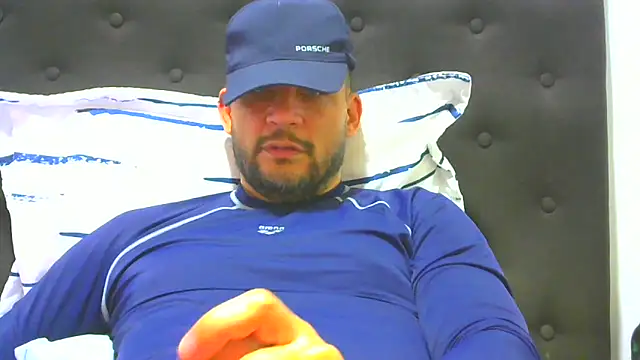 Snapshot of altenori112 chatting on 11-21-25, 02:32 altenori112 online show from 11-21-25, 02:32