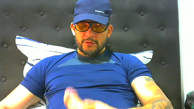 Snapshot of altenori112 chatting on 11-25-25, 10:21 altenori112 online show from 11-25-25, 10:21