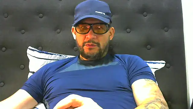 Snapshot of altenori112 chatting on 11-26-25, 01:01 altenori112 online show from 11-26-25, 01:01