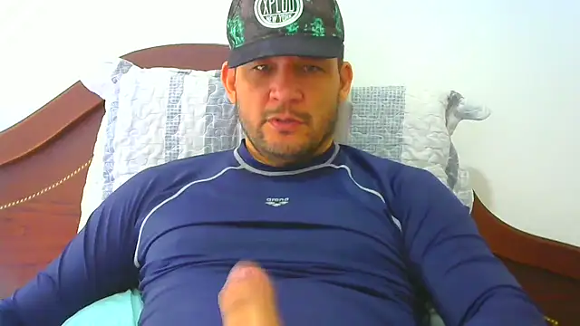 Snapshot of altenori112 chatting on 12-05-25, 06:15 altenori112 online show from 12-05-25, 06:15