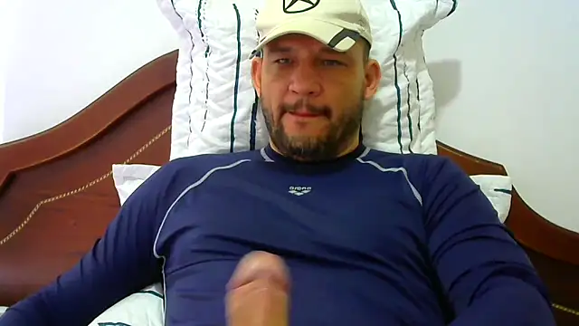 Snapshot of altenori112 chatting on 12-16-25, 12:43 altenori112 online show from 12-16-25, 12:43