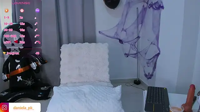 roxy pk  online show from 10-25-25, 09:31