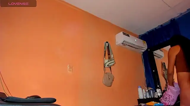 Snapshot of Sammybitchx chatting on 11-29-25, 08:12 Sammybitchx online show from 11-29-25, 08:12