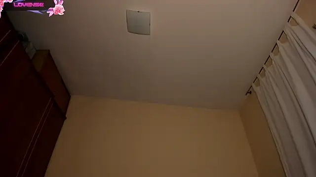 Snapshot of stefany_miller77 chatting on 10-20-25, 05:08 stefany miller77 online show from 10-20-25, 05:08