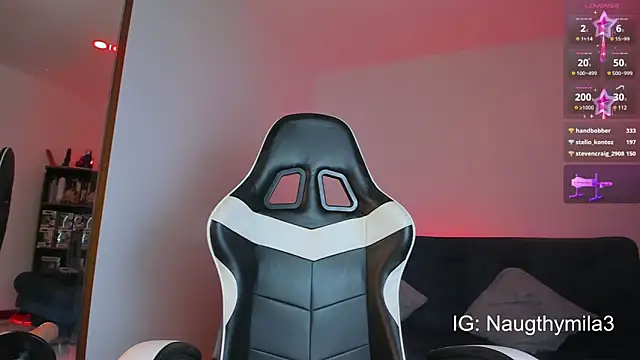 Snapshot of Sky_dominika_ chatting on 03-10-25, 05:33 Sky dominika online show from 03-10-25, 05:33