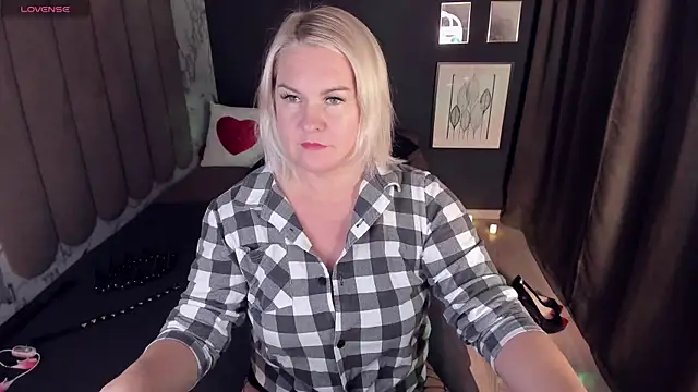 YolandaKiss online show from 10-16-25, 07:26