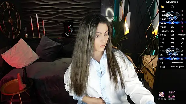 Snapshot of KylieMellow chatting on 06-26-26, 01:59 KylieMellow online show from 06-26-26, 01:59