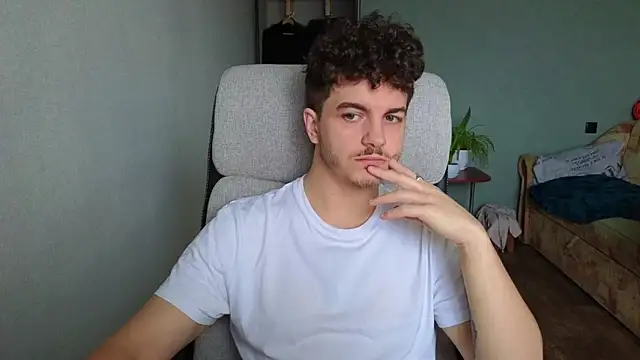 Remy Miles online show from 12-16-25, 07:57