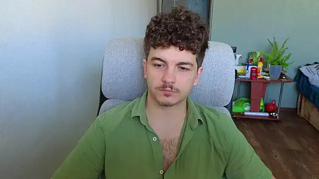Snapshot of Remy_Miles chatting on 05-19-26, 05:03 Remy Miles online show from 05-19-26, 05:03