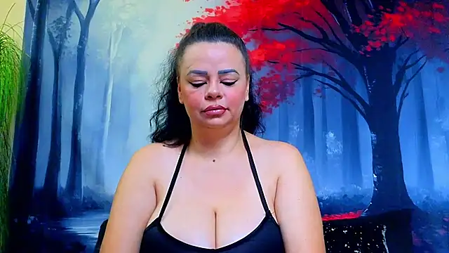 ElizabethEven online show from 10-25-25, 03:25