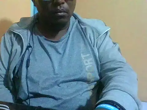 Snapshot of honeyswit chatting on 05-09-26, 11:32 honeyswit online show from 05-09-26, 11:32