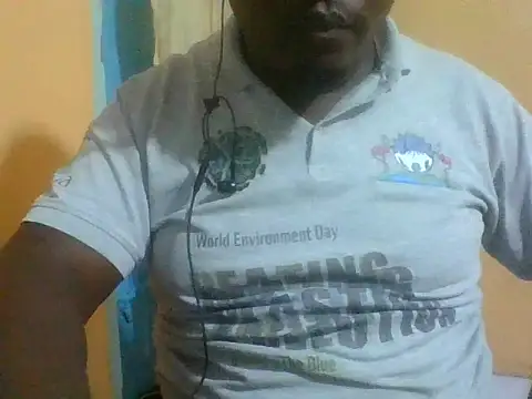 Snapshot of honeyswit chatting on 05-19-26, 11:00 honeyswit online show from 05-19-26, 11:00