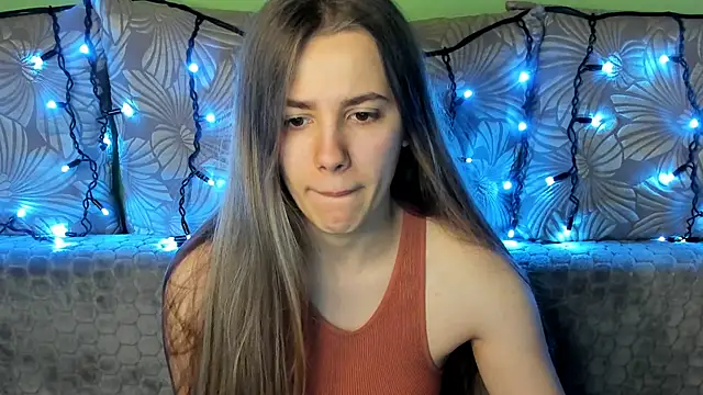 Snapshot of MaggieCake chatting on 12-08-24, 05:39 MaggieCake online show from 12-08-24, 05:39