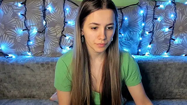 Snapshot of MaggieCake chatting on 12-20-24, 07:12 MaggieCake online show from 12-20-24, 07:12