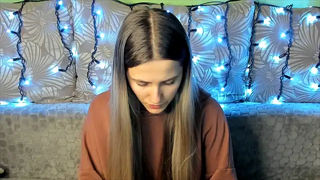 Snapshot of MaggieCake chatting on 01-03-25, 01:05 MaggieCake online show from 01-03-25, 01:05