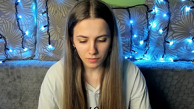 Snapshot of MaggieCake chatting on 01-19-25, 01:43 MaggieCake online show from 01-19-25, 01:43