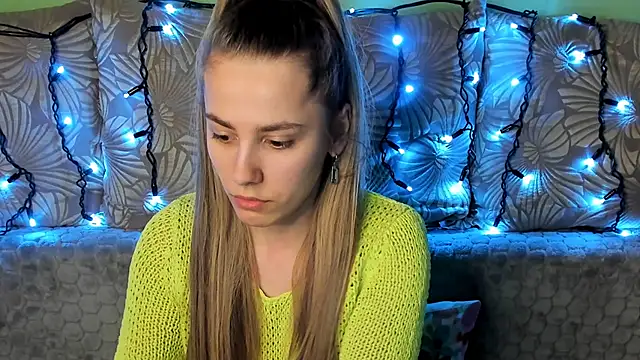 Snapshot of MaggieCake chatting on 01-28-25, 01:50 MaggieCake online show from 01-28-25, 01:50