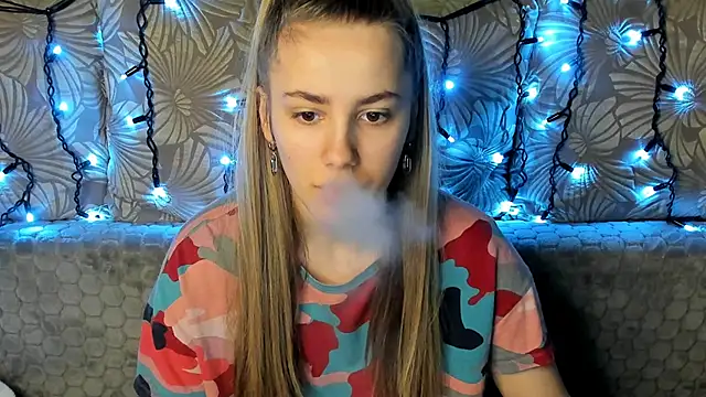 Snapshot of MaggieCake chatting on 01-29-25, 01:58 MaggieCake online show from 01-29-25, 01:58