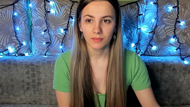 Snapshot of MaggieCake chatting on 02-09-25, 01:22 MaggieCake online show from 02-09-25, 01:22