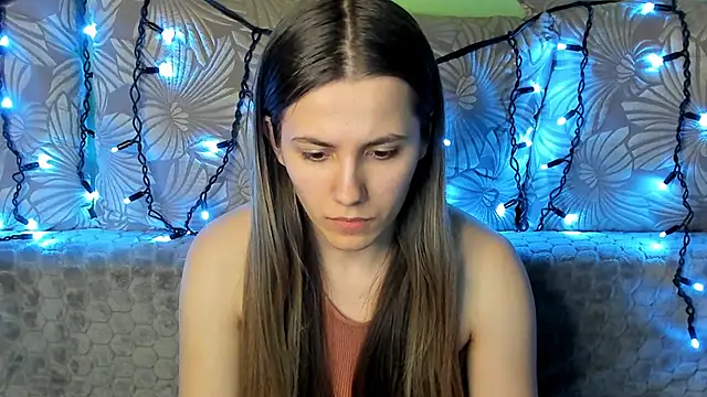 Snapshot of MaggieCake chatting on 02-15-25, 04:58 MaggieCake online show from 02-15-25, 04:58