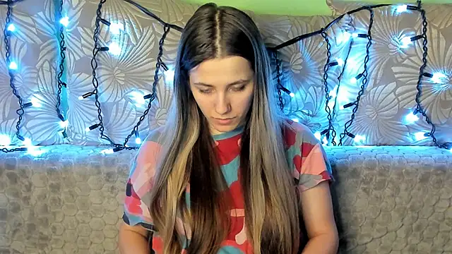 Snapshot of MaggieCake chatting on 02-16-25, 01:47 MaggieCake online show from 02-16-25, 01:47