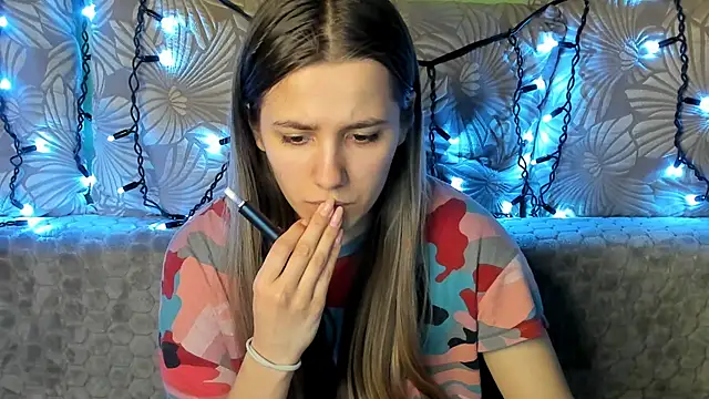 Snapshot of MaggieCake chatting on 02-16-25, 04:53 MaggieCake online show from 02-16-25, 04:53