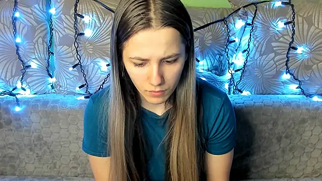 Snapshot of MaggieCake chatting on 02-17-25, 03:15 MaggieCake online show from 02-17-25, 03:15