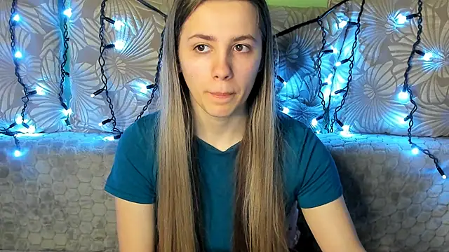 Snapshot of MaggieCake chatting on 02-19-25, 04:55 MaggieCake online show from 02-19-25, 04:55