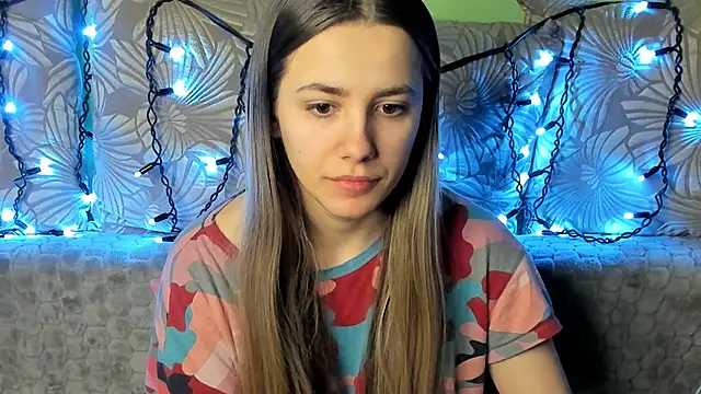 Snapshot of MaggieCake chatting on 02-21-25, 05:13 MaggieCake online show from 02-21-25, 05:13