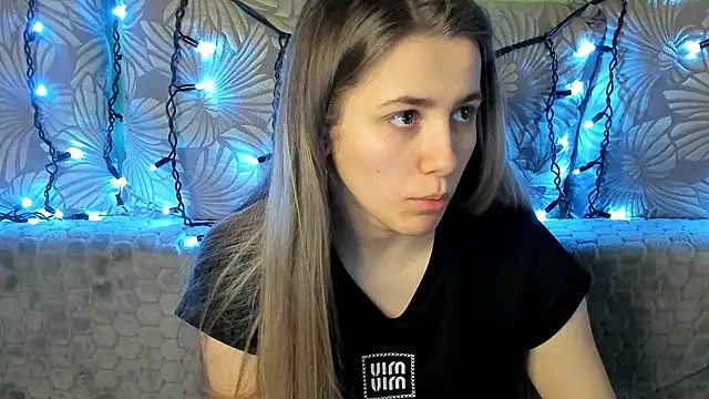 Snapshot of MaggieCake chatting on 02-24-25, 05:22 MaggieCake online show from 02-24-25, 05:22