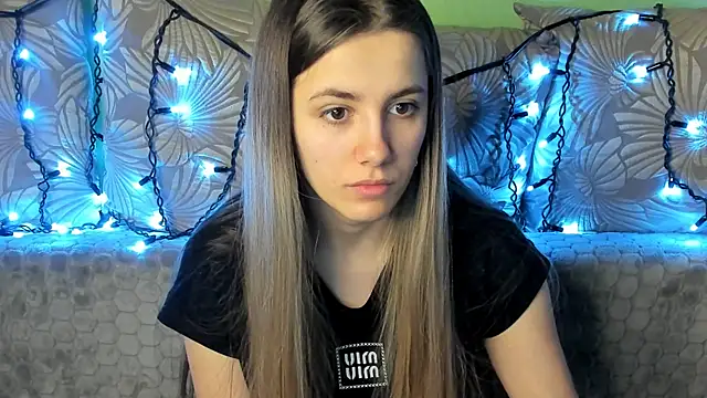 Snapshot of MaggieCake chatting on 02-25-25, 05:19 MaggieCake online show from 02-25-25, 05:19