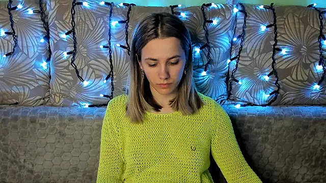 Snapshot of MaggieCake chatting on 03-16-25, 05:47 MaggieCake online show from 03-16-25, 05:47