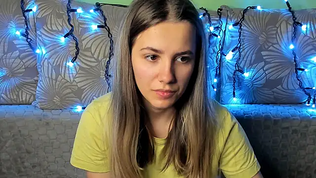 Snapshot of MaggieCake chatting on 11-05-25, 05:07 MaggieCake online show from 11-05-25, 05:07