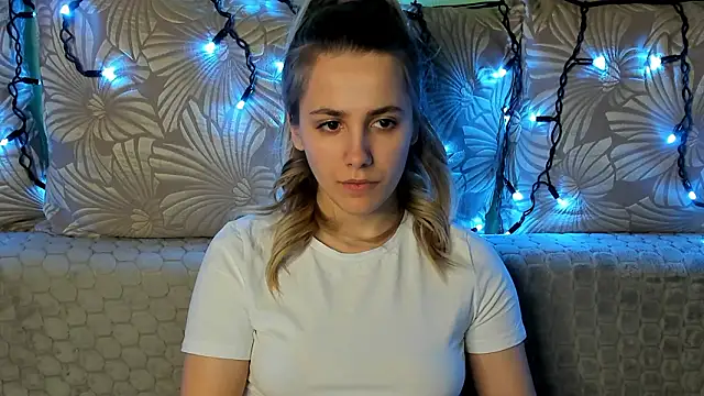 MaggieCake online show from 03-08-26, 01:25