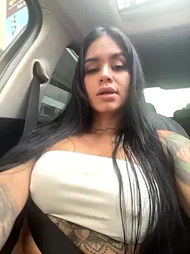 Snapshot of LaraHenao chatting on 01-19-26, 12:20 LaraHenao online show from 01-19-26, 12:20