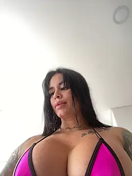 Snapshot of LaraHenao chatting on 02-04-26, 03:51 LaraHenao online show from 02-04-26, 03:51