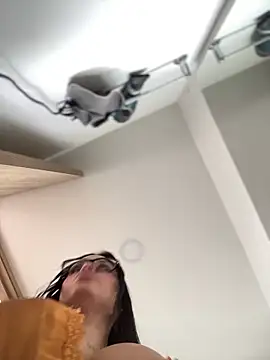 Snapshot of LaraHenao chatting on 02-16-26, 02:46 LaraHenao online show from 02-16-26, 02:46