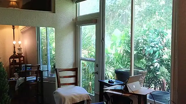 Snapshot of eliberator1777 chatting on 06-18-26, 03:05 eliberator1777 online show from 06-18-26, 03:05