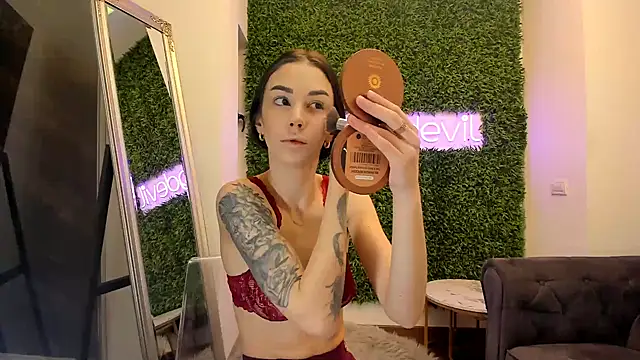 Snapshot of realhotfallingdevil chatting on 01-25-25, 06:12 realhotfallingdevil online show from 01-25-25, 06:12