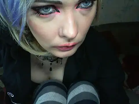 WildMissNiks online show from 03-18-26, 09:12