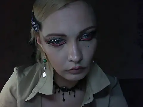 WildMissNiks online show from 05-21-26, 07:15