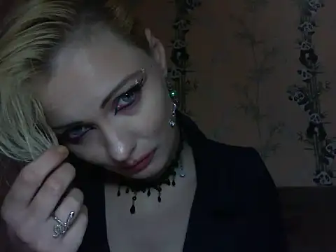 WildMissNiks online show from 05-27-26, 08:22