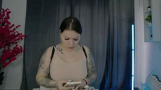 Raven Luna online show from 12-12-24, 07:19