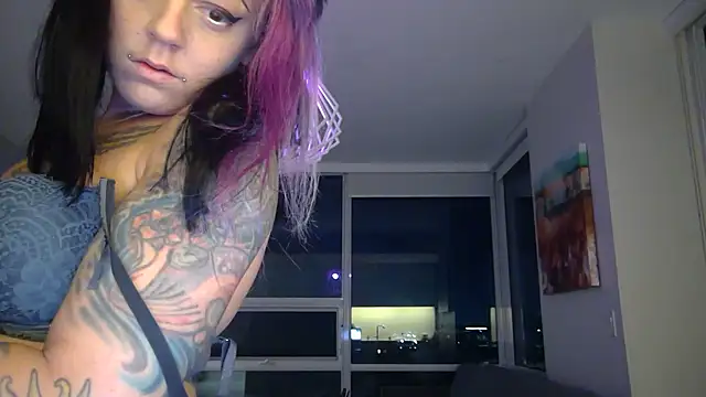 Snapshot of candidcandice chatting on 09-30-25, 03:33 candidcandice online show from 09-30-25, 03:33