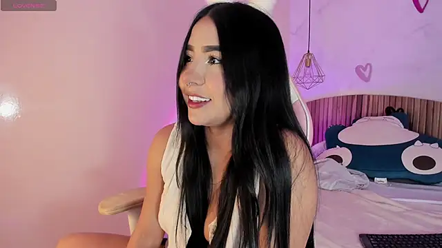 Snapshot of Mariana_sweetest chatting on 02-11-25, 04:56 Mariana sweetest online show from 02-11-25, 04:56