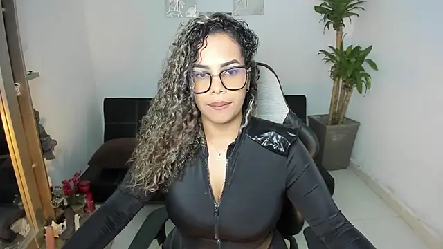 alyssannVhm online show from 10-24-25, 02:30