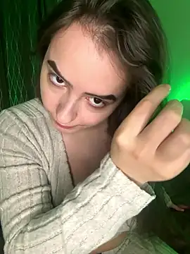 eleonoree online show from 10-28-25, 06:43