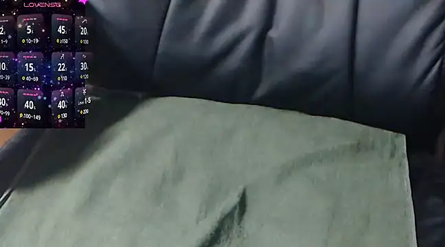 Snapshot of steffencamboy chatting on 01-11-25, 07:27 steffencamboy online show from 01-11-25, 07:27